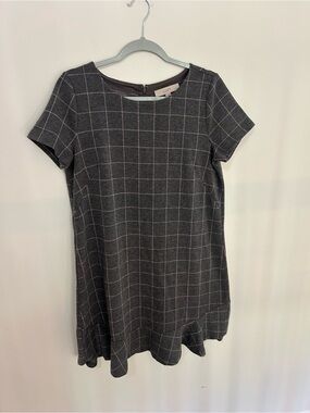 LOFT Gray Windowpane Short Sleeve Shift Dress with Subtle Pink Grid